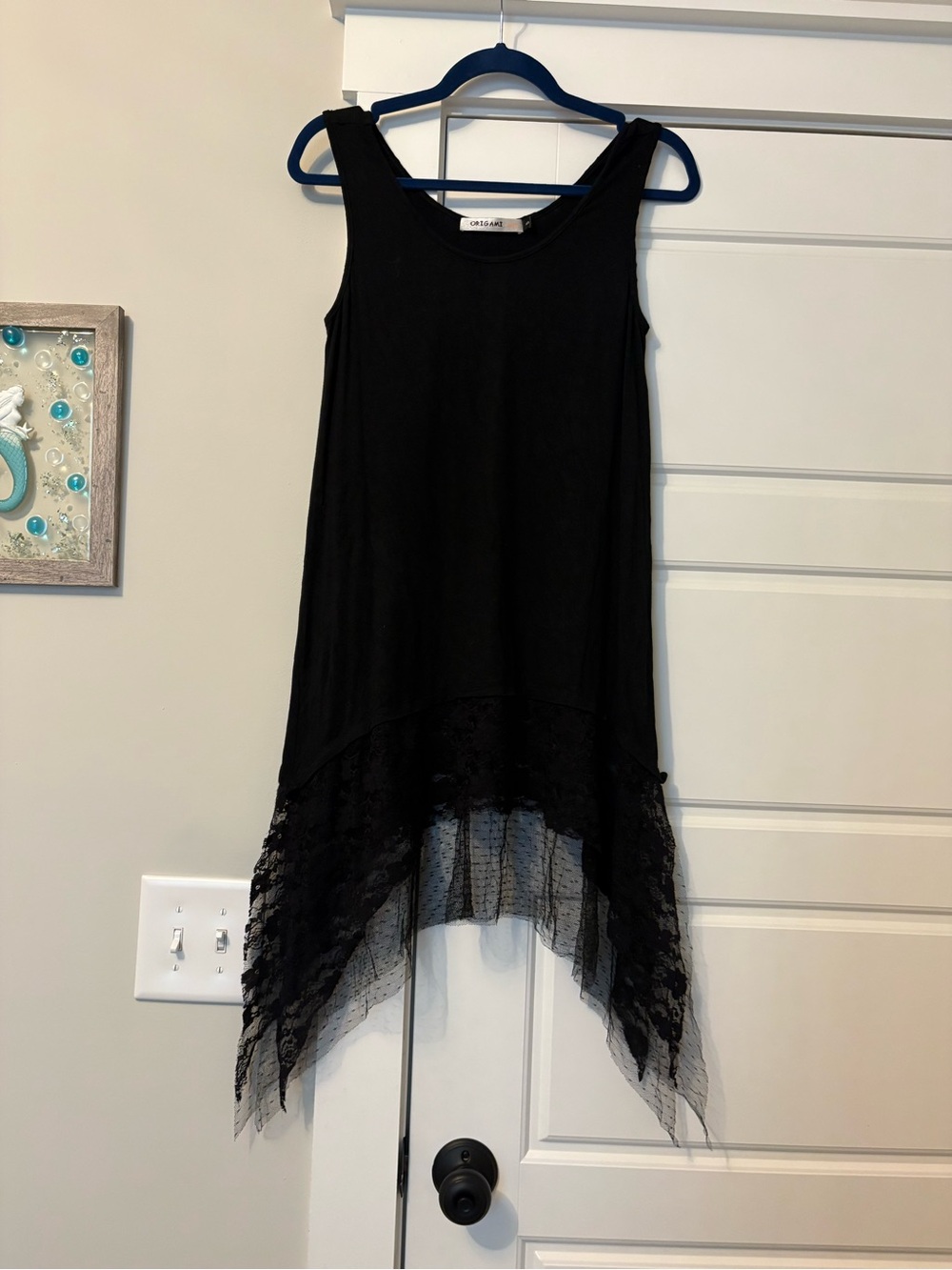 Sleeveless Black High-Low Lace Hem Dress